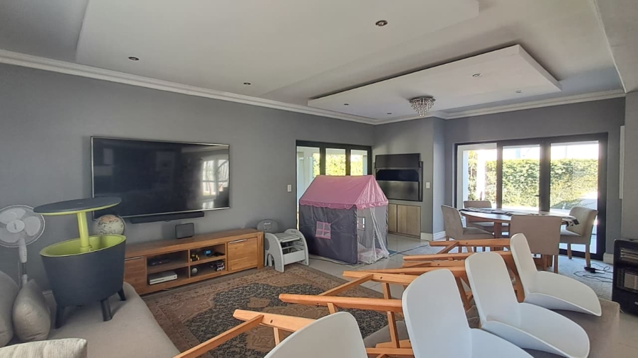 To Let 4 Bedroom Property for Rent in Avalon Estate Western Cape